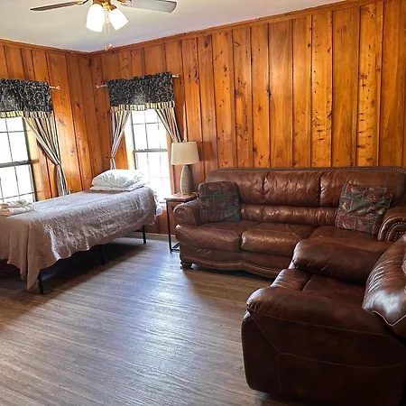 Turn On Inn Lake Village Room photo