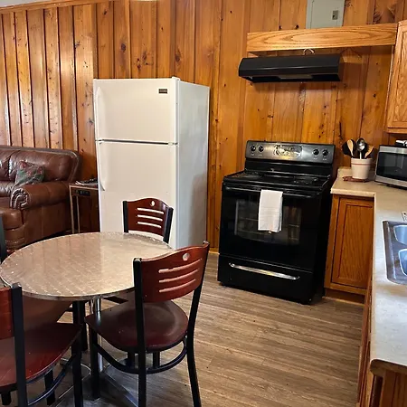 Turn On Inn Lake Village Room photo