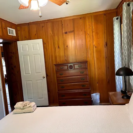 Turn On Inn Lake Village Room photo