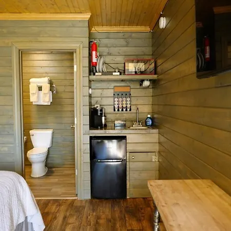 Turn On Inn Lake Village Room photo