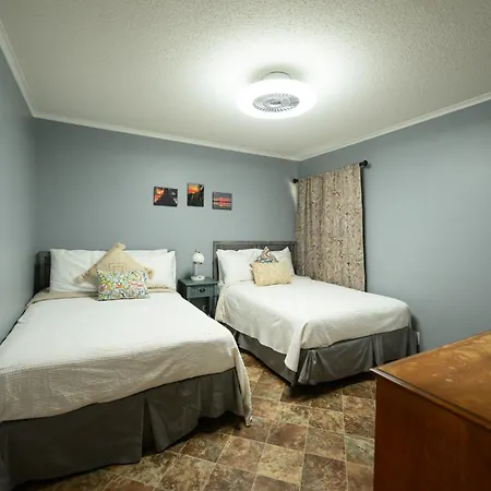 Turn On Inn Lake Village Room photo