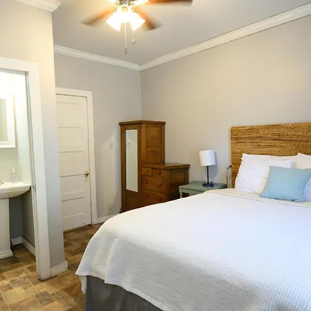 Turn On Inn Lake Village Room photo