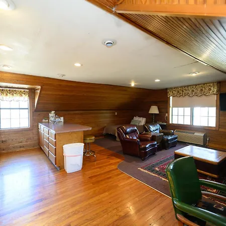 Turn On Inn Lake Village Room photo